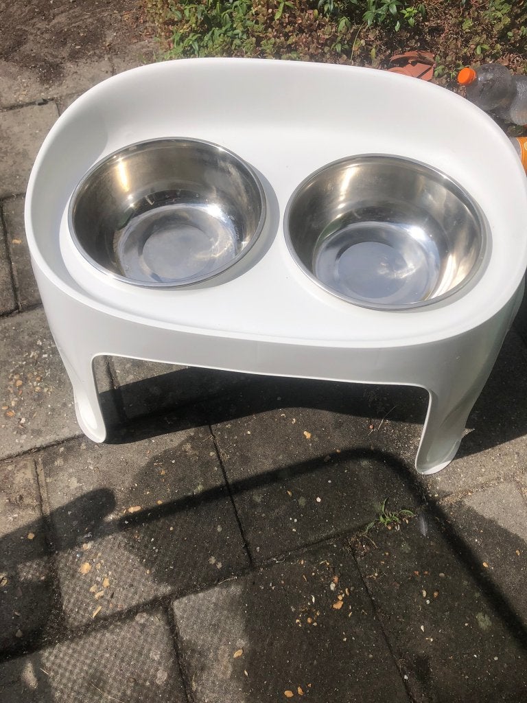 Skybar. Een grote etensbak hond, Ophalen, Zo goed als nieuw