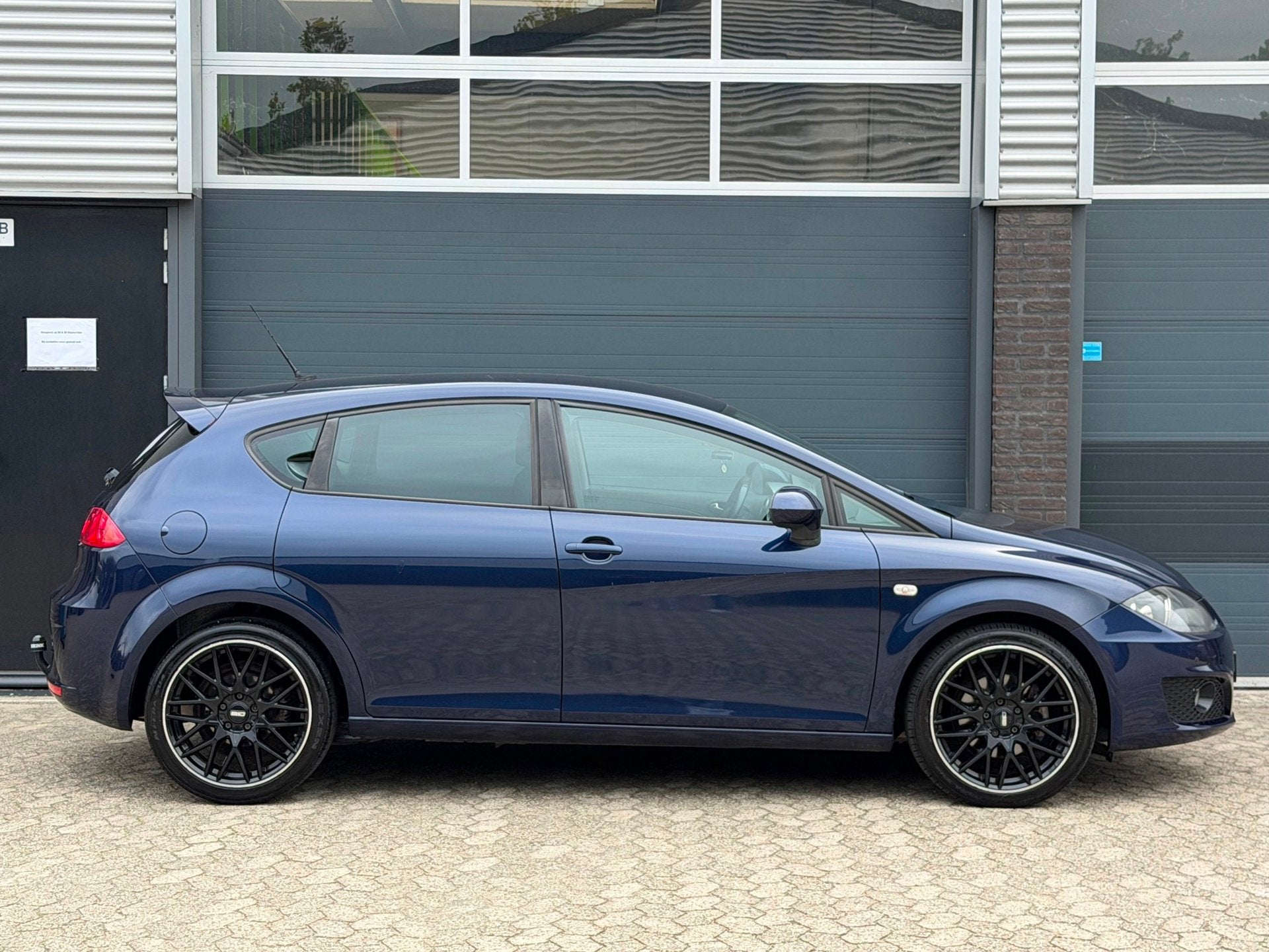 Seat Leon 1.8 TFSI Businessline High LEER NAVI XENON PDC CLI, Auto's, Voorwielaandrijving, Euro 5, 15 km/l, Gebruikt