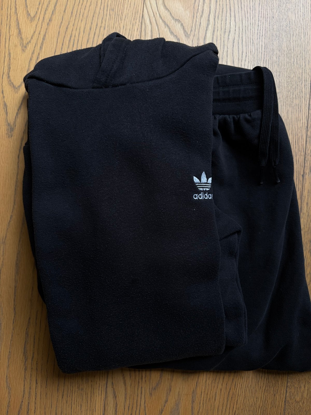 Adidas jongens joggingpak broek en hoodie maat 176, Ophalen of Verzenden, Gebruikt, Jongen, Setje