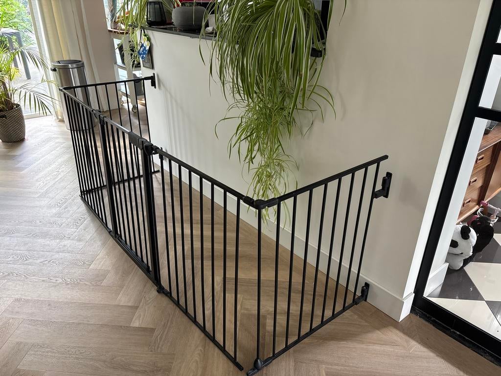 Zwart metalen veiligheidshek/ kachel / traphek /(5 delen), Ophalen, Zo goed als nieuw