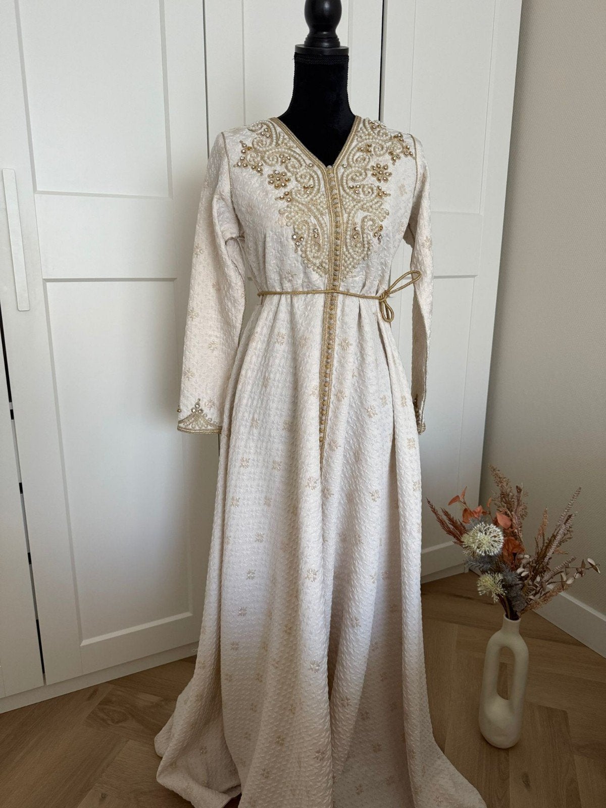 Verschillende soorten abaya jurken  kaftan, jelaba,  Kimono, Ophalen, Zo goed als nieuw, Trouwjurk