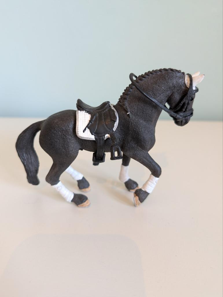 Schleich wedstrijd Friese hengst, Ophalen of Verzenden, Zo goed als nieuw, Paard, Beeldje of Figuurtje