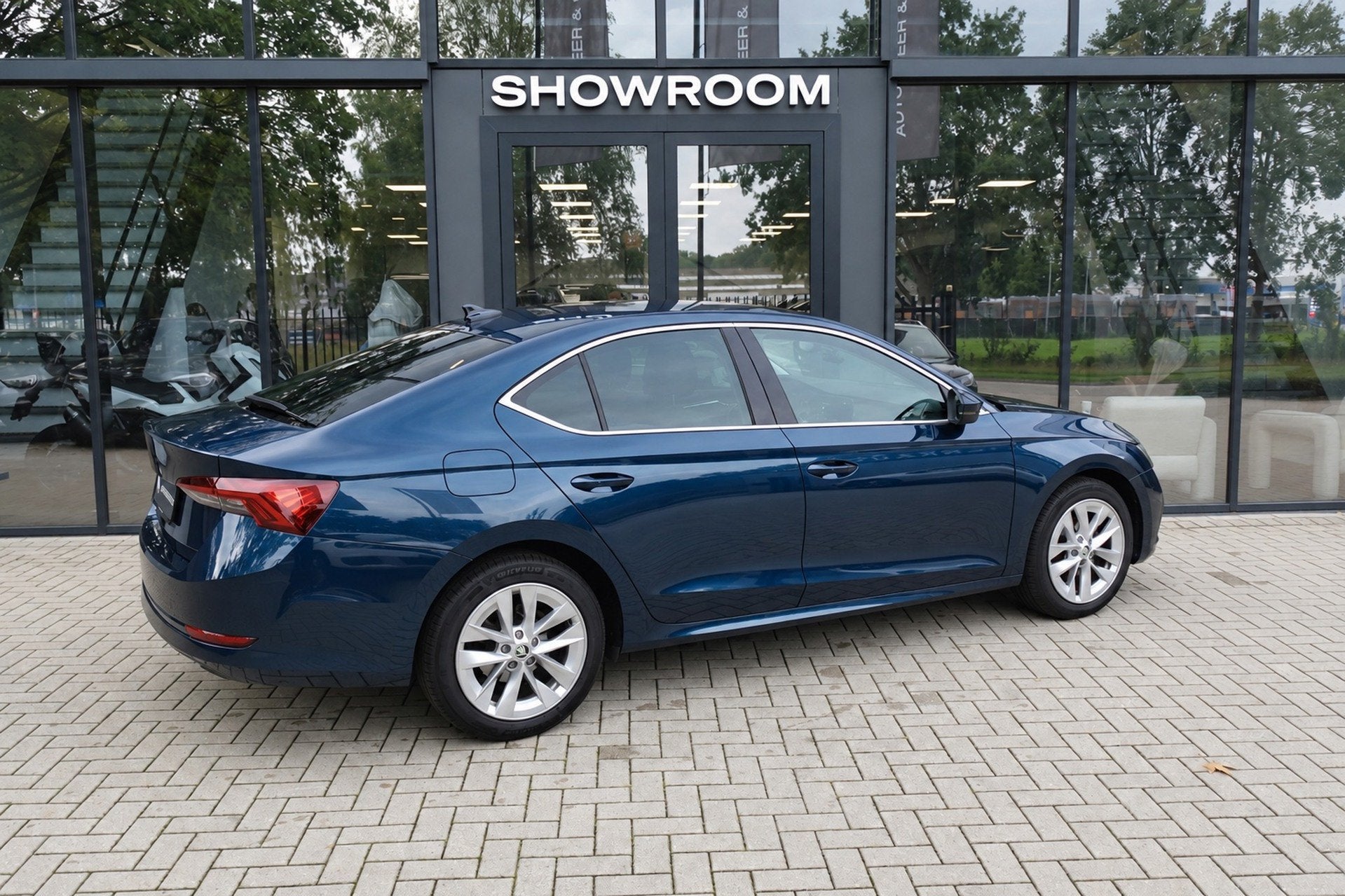 Skoda Octavia 1.0 e-TSI Business Edition Plus 360 KEYLESS CA, Auto's, Dealer onderhouden, Gebruikt, Euro 6, Verwarmde buitenspiegels