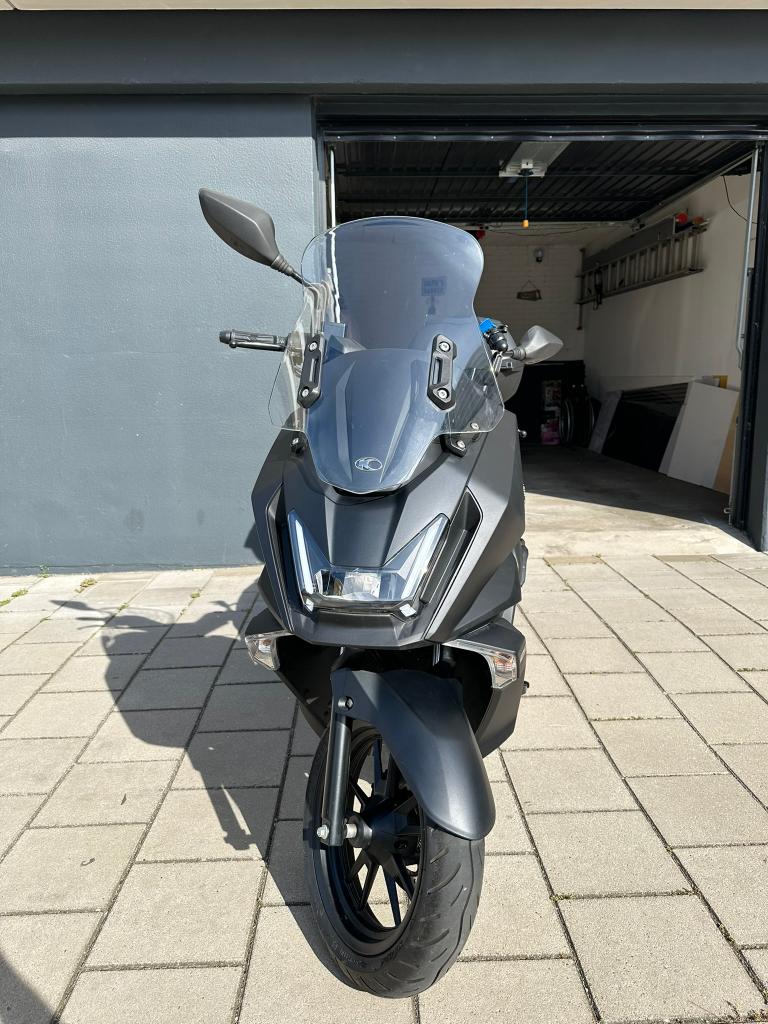 Kymco Skytown | 125cc | Matzwart, Motoren, Particulier, 125 cc, 11 kW of minder, Automaat