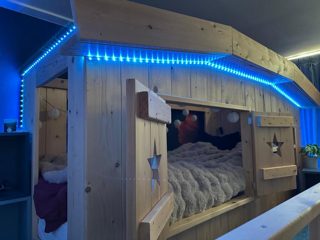 Boomhut kinderstapelbed 3 personen, Ophalen, Zo goed als nieuw, Stapelbed