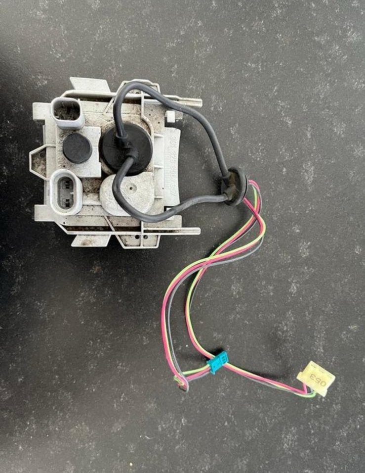 BMW E46 Bracket tbv. controleunit Xenon lamp, Ophalen of Verzenden
