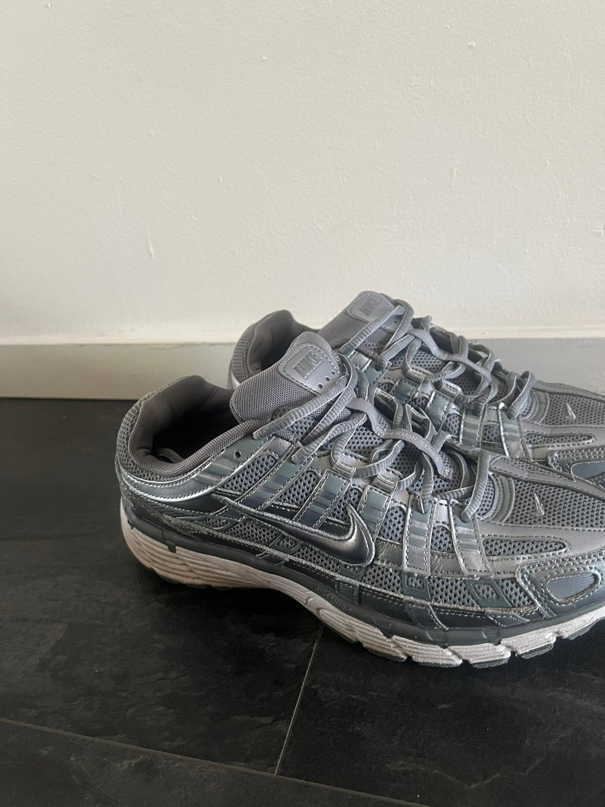 Nike p6000 grijs, Ophalen, Zo goed als nieuw, Hardloopschoenen, Nike