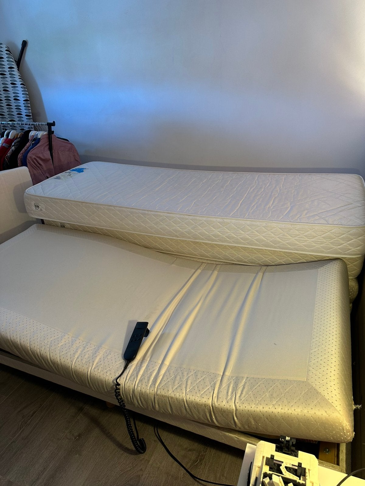 Elektrektrisch verstelbaar  bed 175 x 200, Huis en Inrichting, Slaapkamer | Bedden, Ophalen, Verstelbaar, Tweepersoons, Zo goed als nieuw