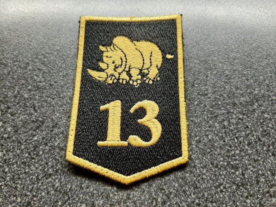 13  Lichte  Brigade    -  1963 t/ m 2000   KL - NEDERLAND, Ophalen of Verzenden, Landmacht, Nederland, Embleem of Badge