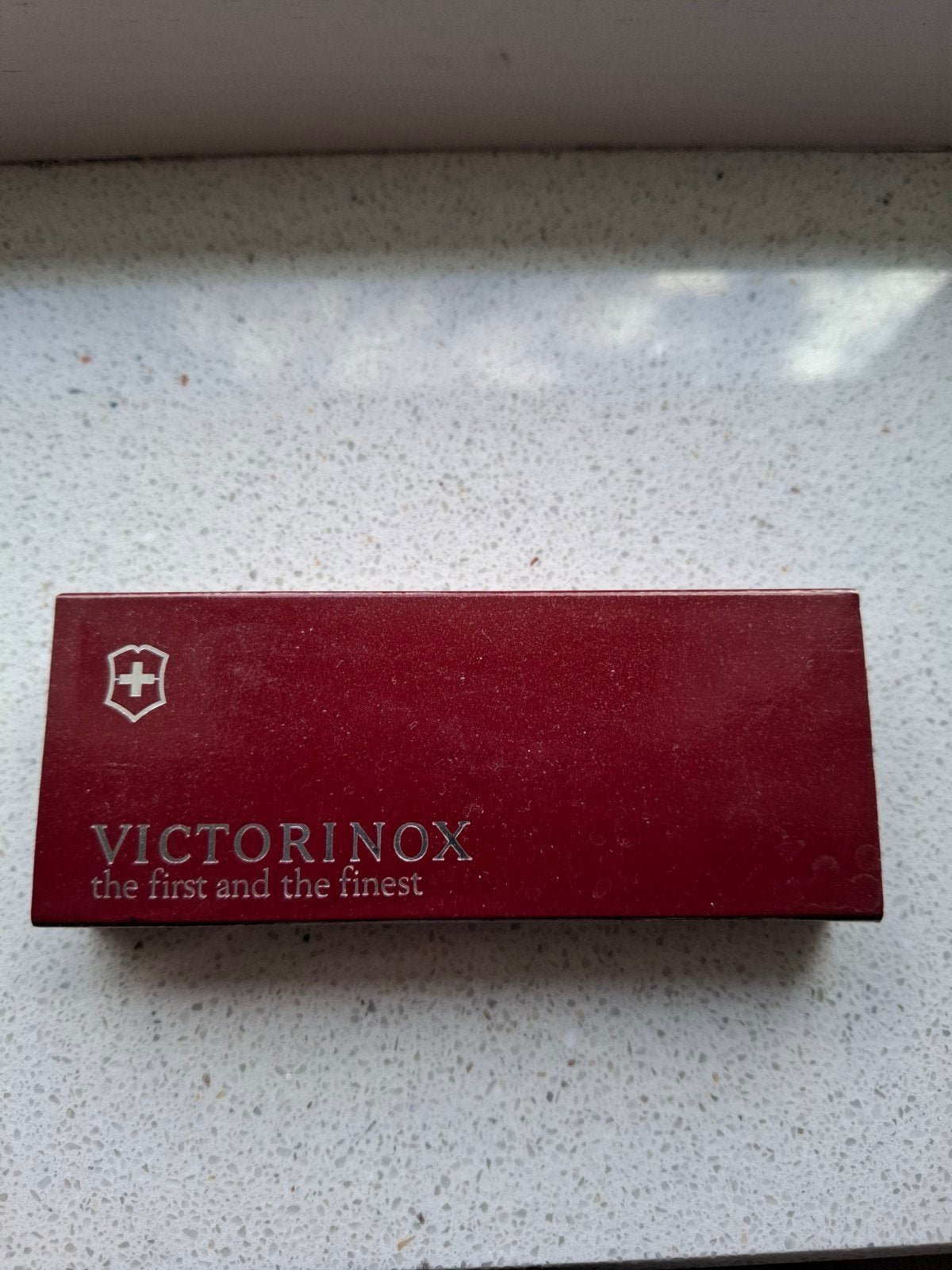 Victorinox Classic staal metaal rvs mes zakmes, Caravans en Kamperen, Kampeergereedschap, Ophalen of Verzenden, Nieuw