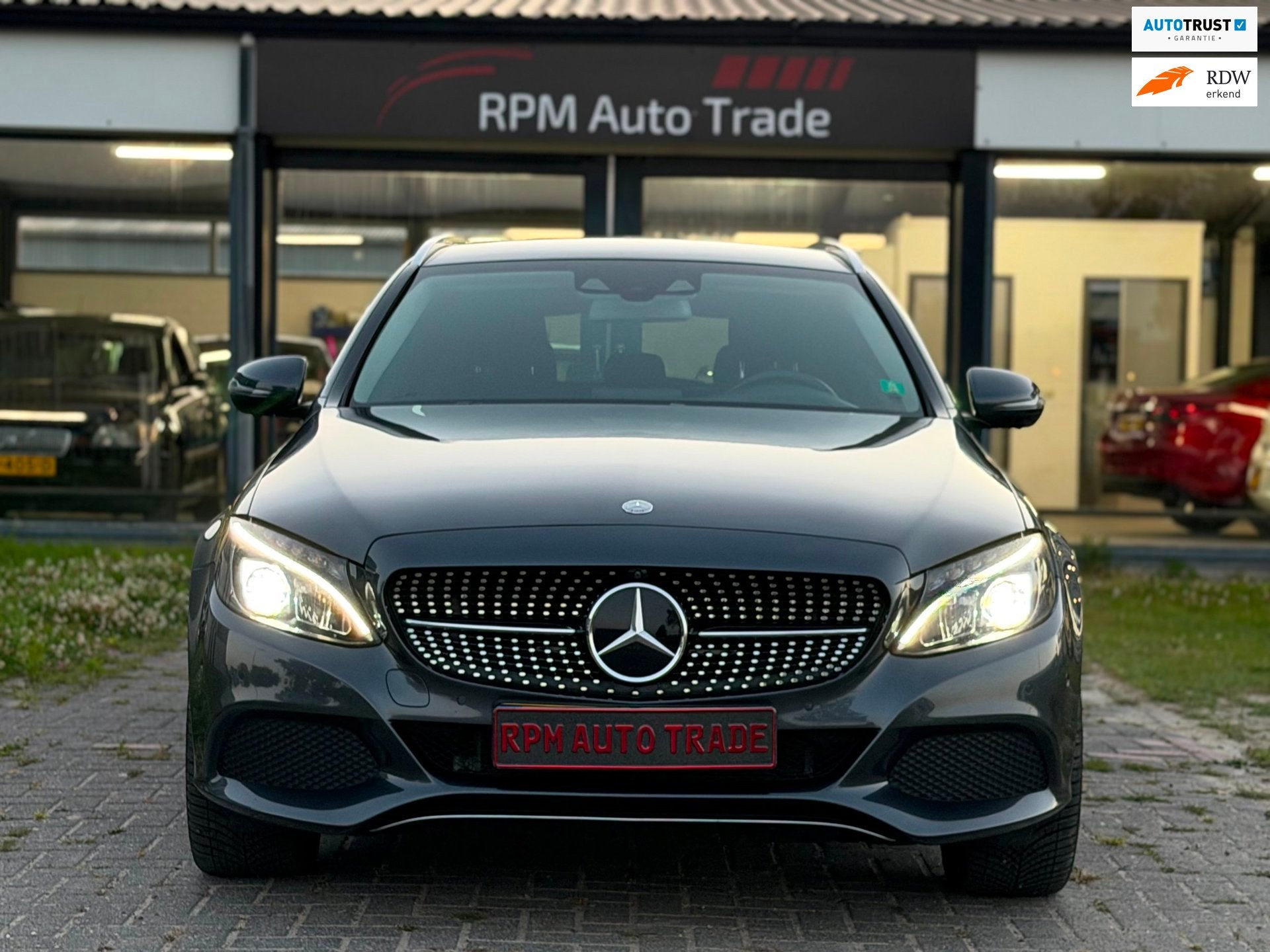 Mercedes-Benz C-klasse Estate 350e Premium Plus - Dealer Ond, Auto's, Mercedes-Benz, Automaat, Achterwielaandrijving, Gebruikt