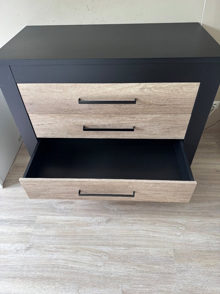 Commode zwart Long Island KidsMill, Ophalen, 50 tot 70 cm, 100 cm of meer, Zo goed als nieuw