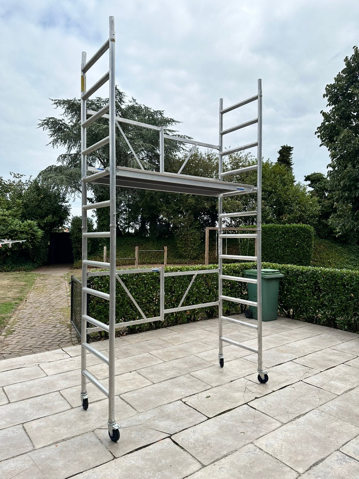 TE HUUR Kamer steiger - kamersteiger 4 meter, Ophalen, Zo goed als nieuw, Rolsteiger of Kamersteiger, 2 tot 5 meter