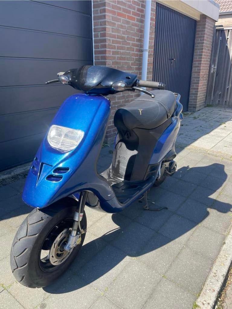 GEZOCHT: Piaggio Typhoon 2T, Ophalen, Zo goed als nieuw, Tweetakt, Overige modellen