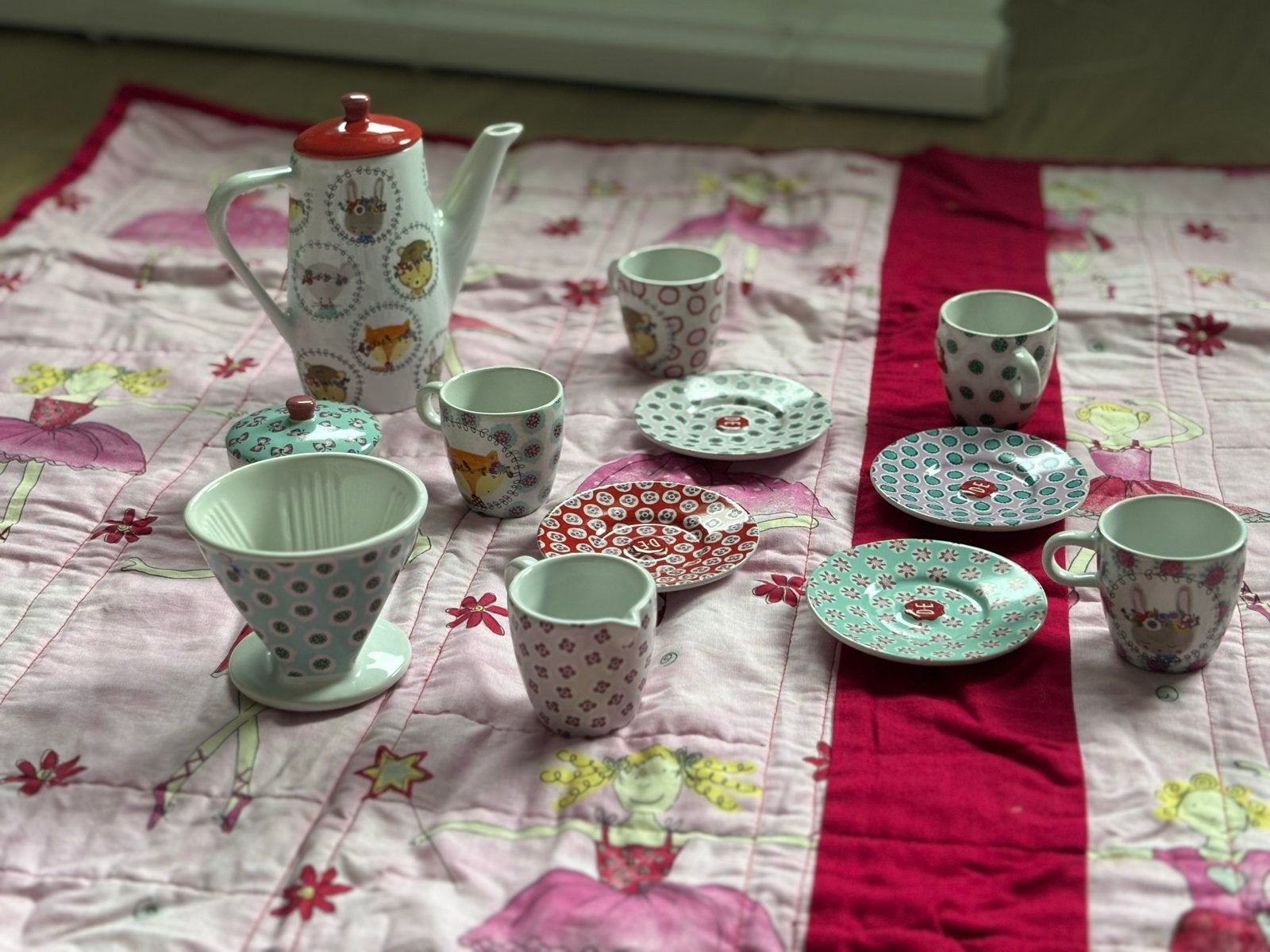 Douwe Egberts kinder thee servies incl. picknick kleed, Ophalen, Gebruikt