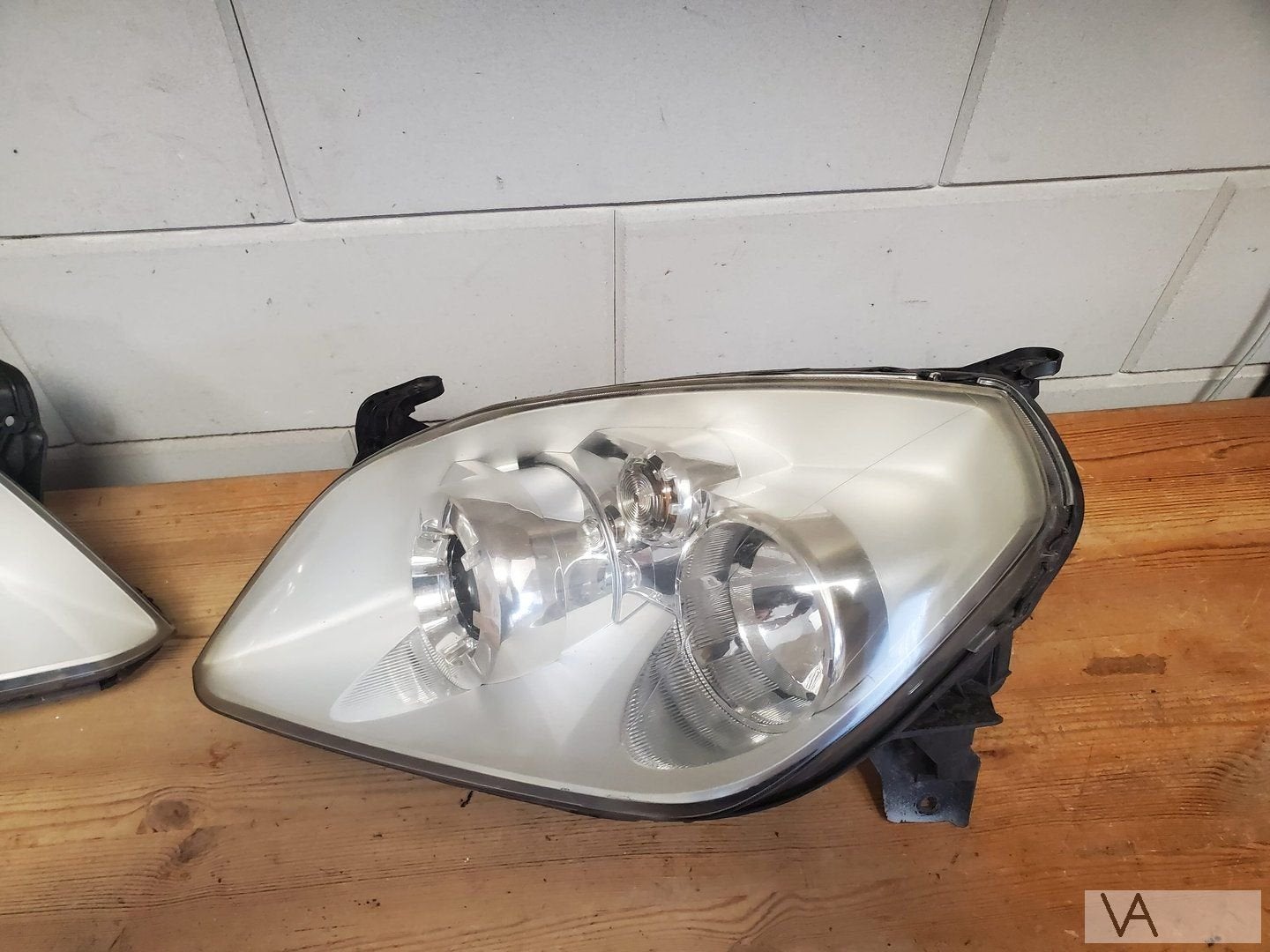 Opel Tigra 2004 - 2010 koplamp links zilver met ribbel €100, Gebruikt, -, -, Opel
