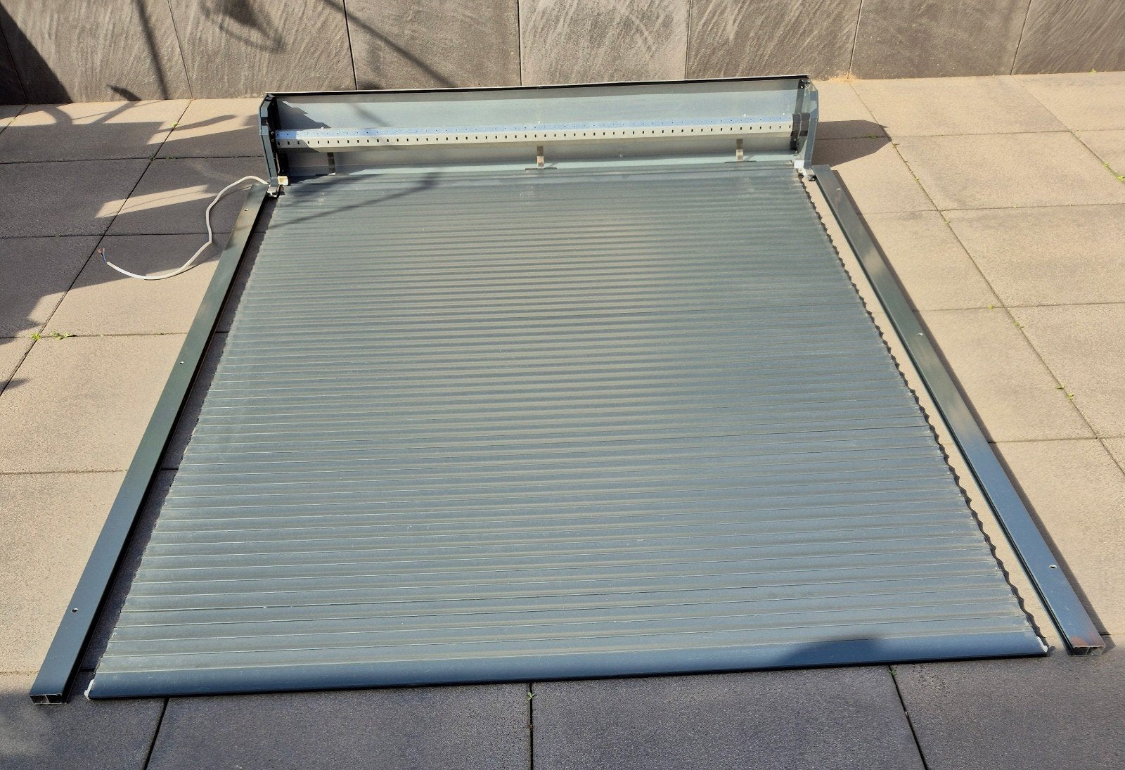 Deur rolluik met 2 x losse afstandbediening, Doe-het-zelf en Verbouw, Ophalen, 200 cm of meer, 150 tot 200 cm, Zo goed als nieuw
