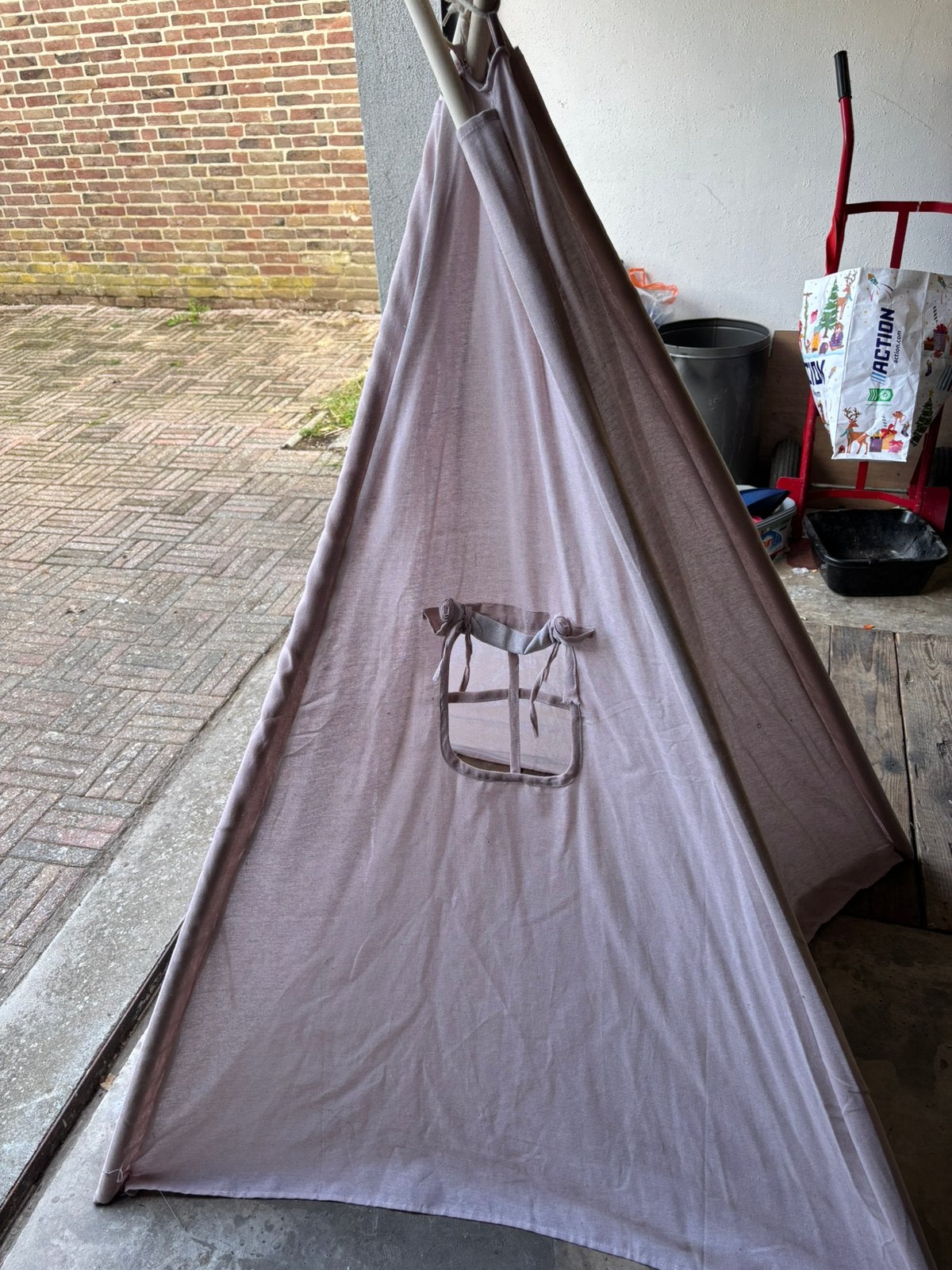 Tipi tent, Ophalen, Gebruikt