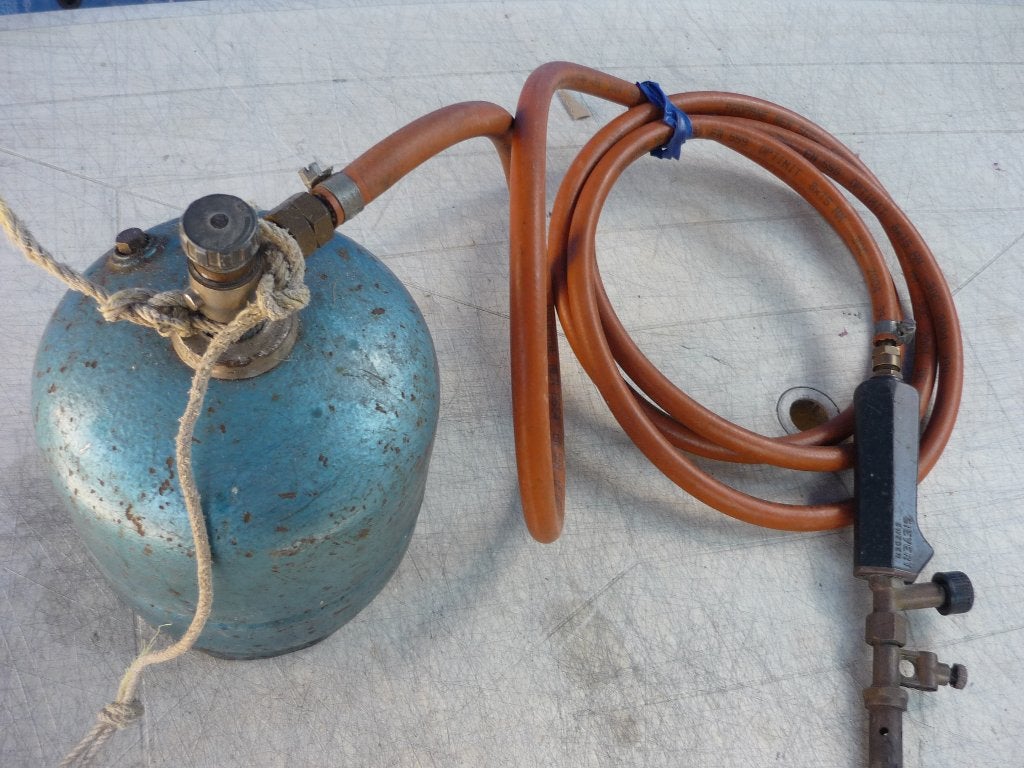 Karwei flesje in goede staat zit nog vol zie foto,s, Doe-het-zelf en Verbouw, Gereedschap | Handgereedschap, Ophalen, Gebruikt