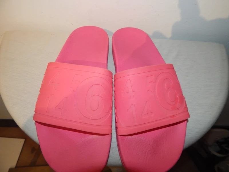 MM6 Maison martin margiela fel roze kunststof slippers 40, Slippers, Verzenden, Zo goed als nieuw, Roze