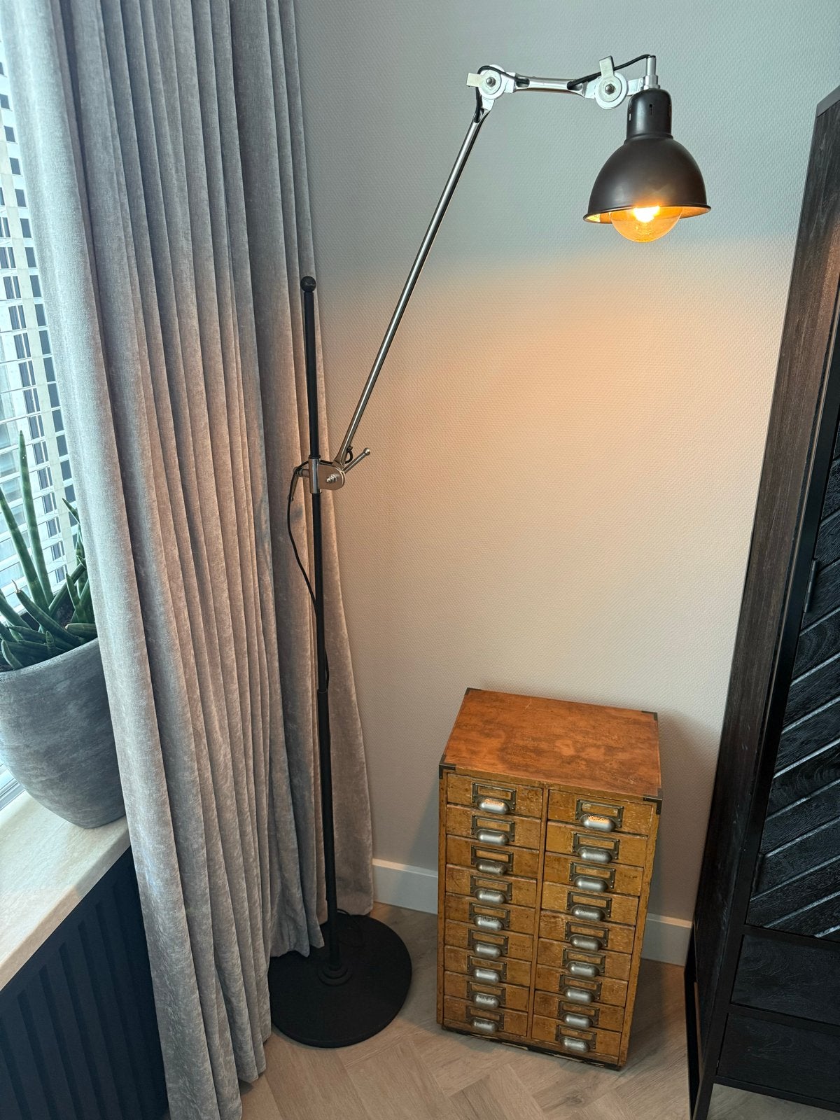 Prachtige Rivièra Maison Davidson Vloerlamp - Zwart/Metaal, Huis en Inrichting, Lampen | Vloerlampen, Ophalen, E27 (groot), Zo goed als nieuw