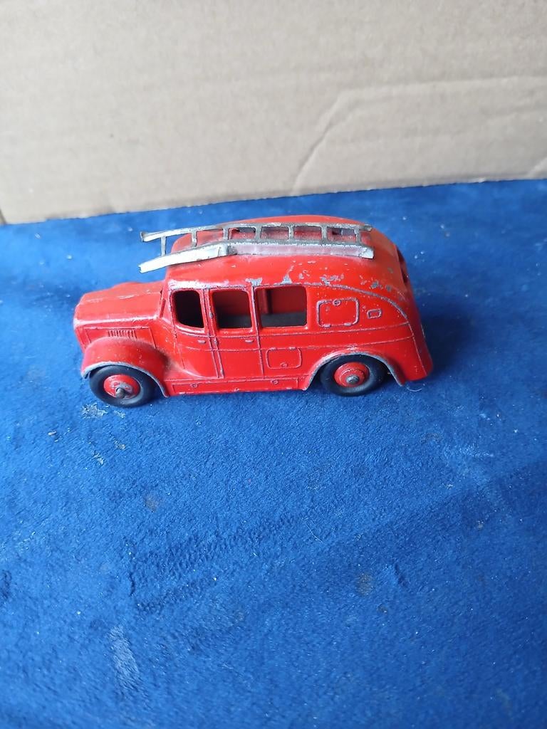 Oude brandweerwagen.  Dinky toys 250, Ophalen of Verzenden, Gebruikt, Auto, Dinky Toys