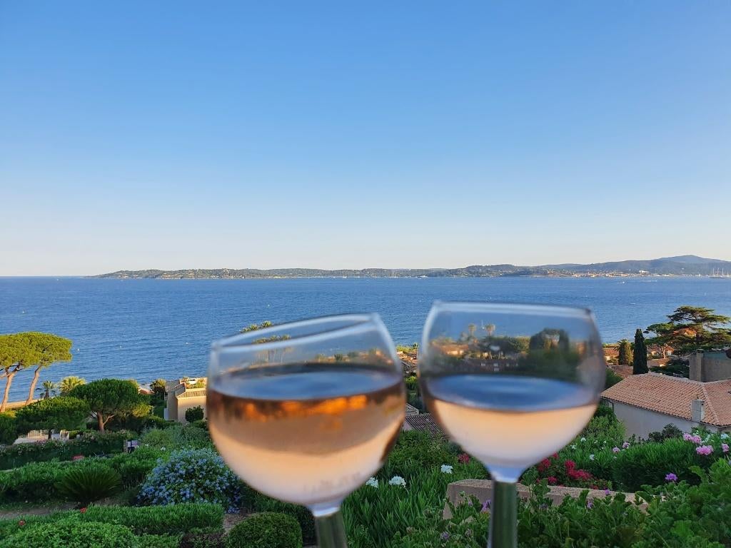 Sainte-Maxime Zon en zeezicht: 3 slaapkamers, airco, zwembad, 5 personen, Dorp, 2 slaapkamers, Provence en Côte d'Azur