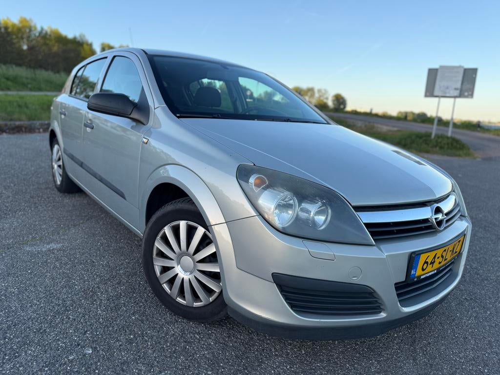 Opel Astra 1.4-16V/APK OKT 2026/AIRCO/TREKHAAK/NAP, Auto's, Voorwielaandrijving, Stof, 4 cilinders, 49 €/maand