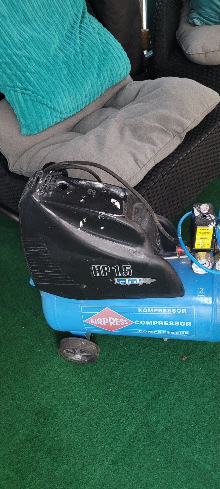 Airpress Compressor HP 1.5 - Gebruikt maar functioneel, Doe-het-zelf en Verbouw, Ophalen, Gebruikt, 6 tot 10 bar, Minder dan 200 liter/min