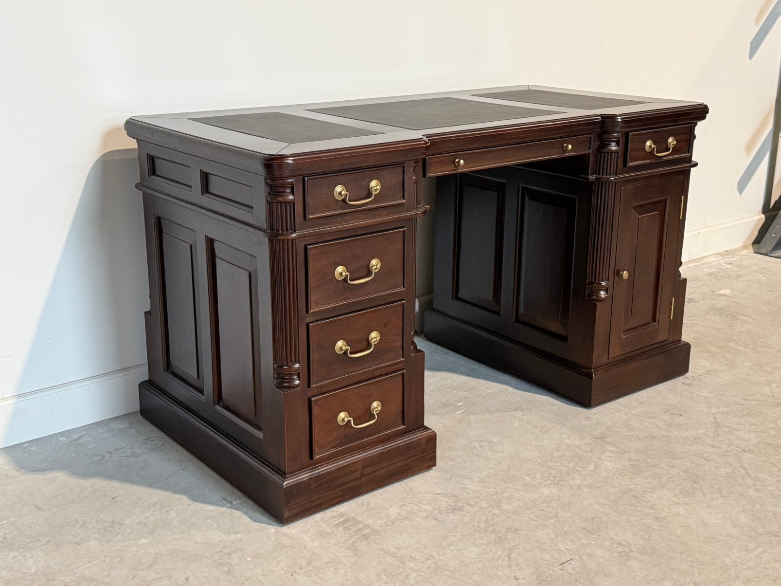 Klassiek Engels bureau #707, Huis en Inrichting, Overige typen, Hout, Bruin, Ophalen of Verzenden