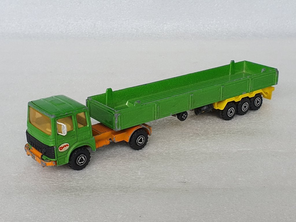 Majorette: Saviem PS30 Bourgey Montreuil, Hobby en Vrije tijd, Modelauto's | Overige schalen, Ophalen of Verzenden, Gebruikt, Bus of Vrachtwagen