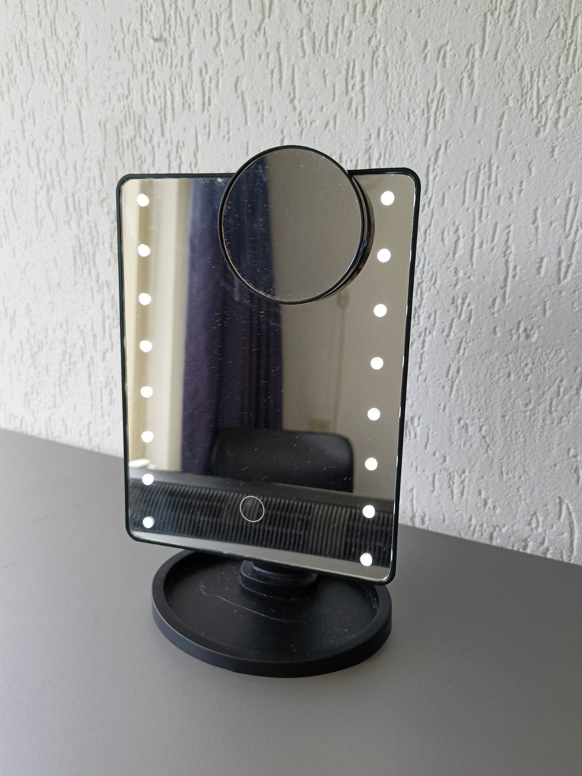 Make-up spiegel met verlichting, Ophalen
