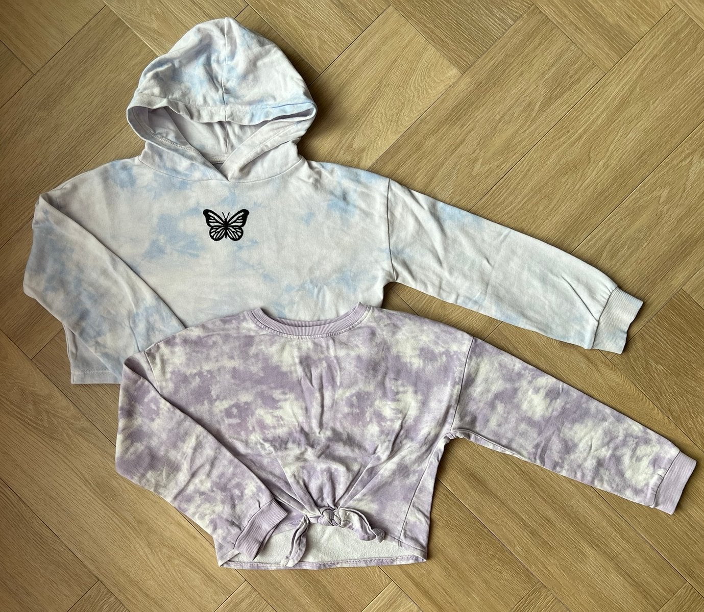 Trui 2x, crop top model, maat 128 / 134, Kinderen en Baby's, Ophalen of Verzenden, Zo goed als nieuw, Meisje, Trui of Vest