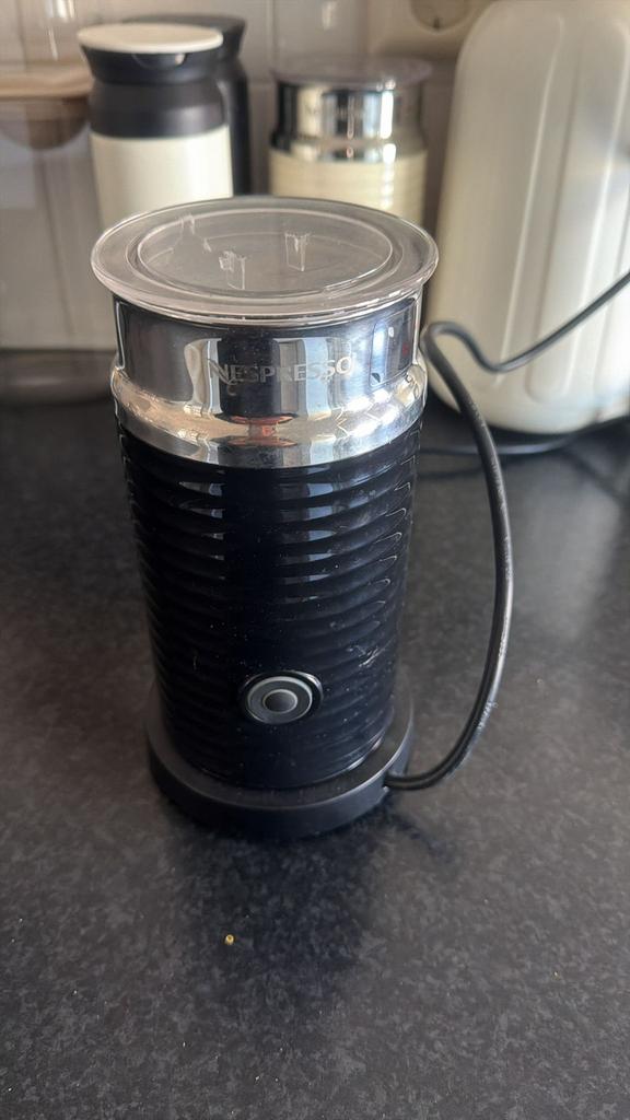 Nespresso Aeroccino 3 - Melkopschuimer - Zwart 2x gebruikt, Ophalen of Verzenden, Zo goed als nieuw