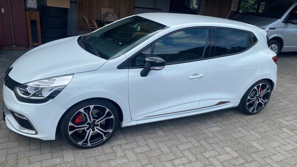 Renault Clio RS Trophy 2016 op Duits kenteken, 1618 cc, 4 cilinders, 0 kg, Wit
