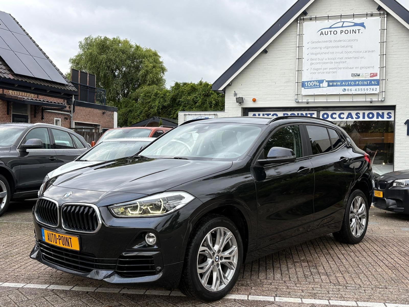 BMW X2 1.8 HIGH EXECUTIVE AUT/STOELVERW/NAV/CAMERA, Auto's, Dealer onderhouden, Gebruikt, Zwart, 3 cilinders