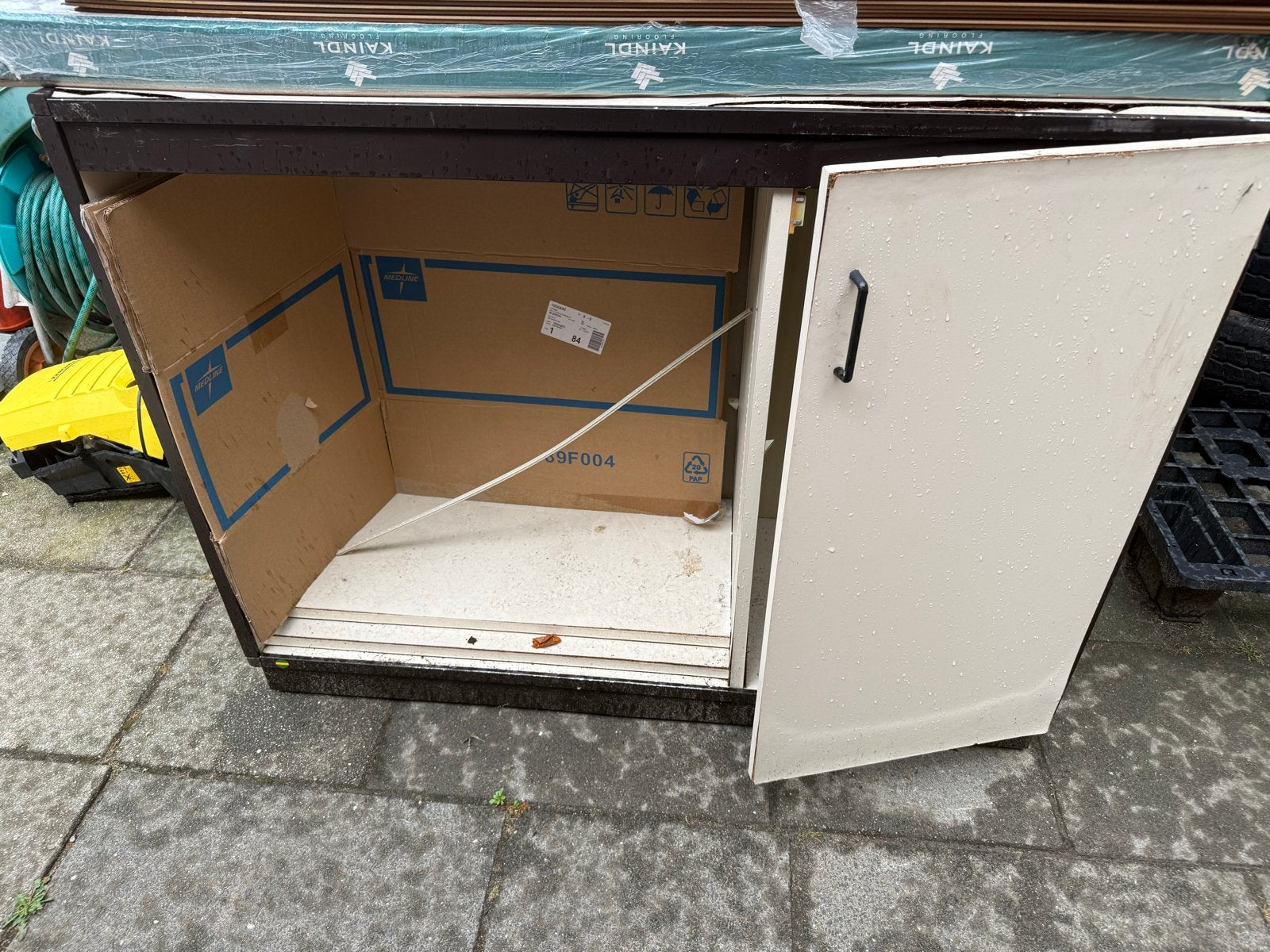 Smal (school)kastje voor berging, gang of garage, Huis en Inrichting, Kasten | Overige, Ophalen of Verzenden, Gebruikt
