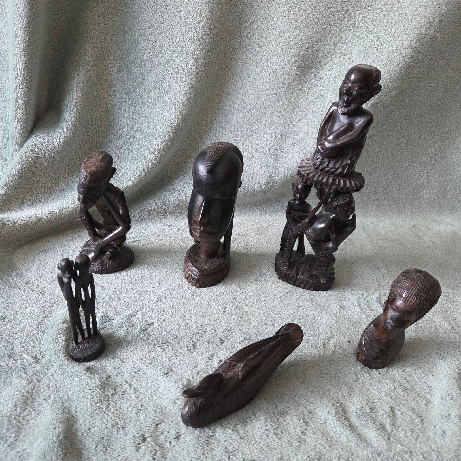 Handgesneden Afrikaanse houten beelden, Antiek en Kunst, Kunst | Beelden en Houtsnijwerken, Ophalen, Groep mensen, Handgemaakt