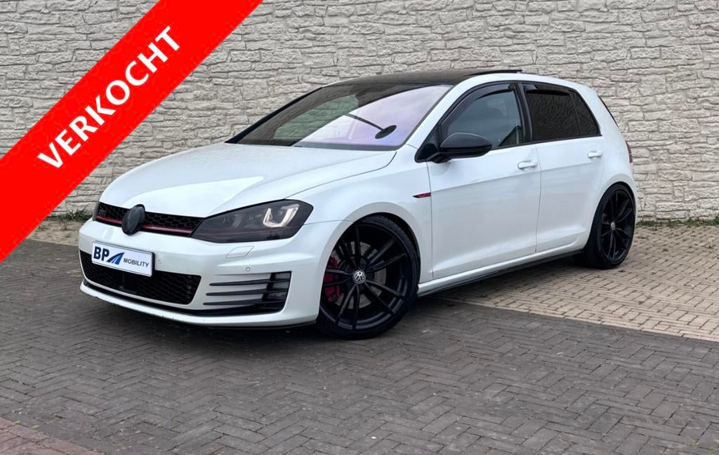 Volkswagen Golf 7 GTI | Panodak | Milltek | Digital dash, Stof, Zwart, 4 cilinders, 1984 cc