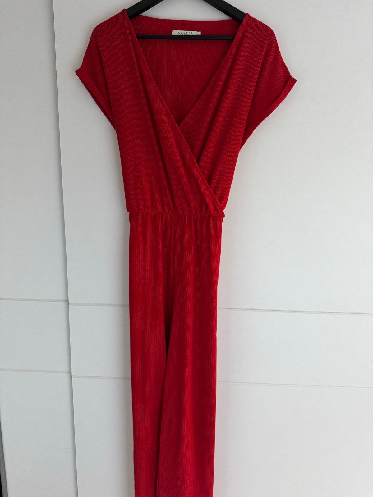 Rode jumpsuit met overslag en wijde pijpen, Kleding | Dames, Ophalen of Verzenden, Zo goed als nieuw, Maat 38/40 (M), Rood