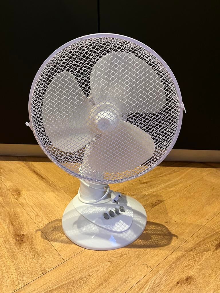 Tafel ventilator 30 cm, Ophalen of Verzenden, Zo goed als nieuw, Tafelventilator