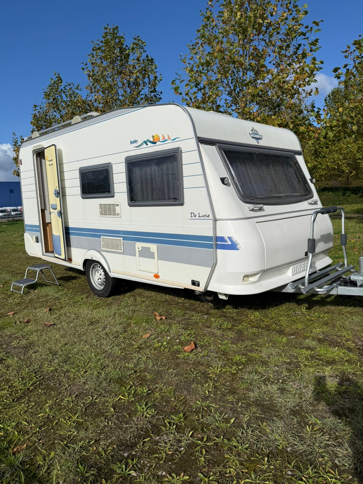 Hobby 440 De Luxe Easy Bovag Plus Mooie Voortent, Caravans en Kamperen, Reservewiel, Treinzit, 750 - 1000 kg, Particulier