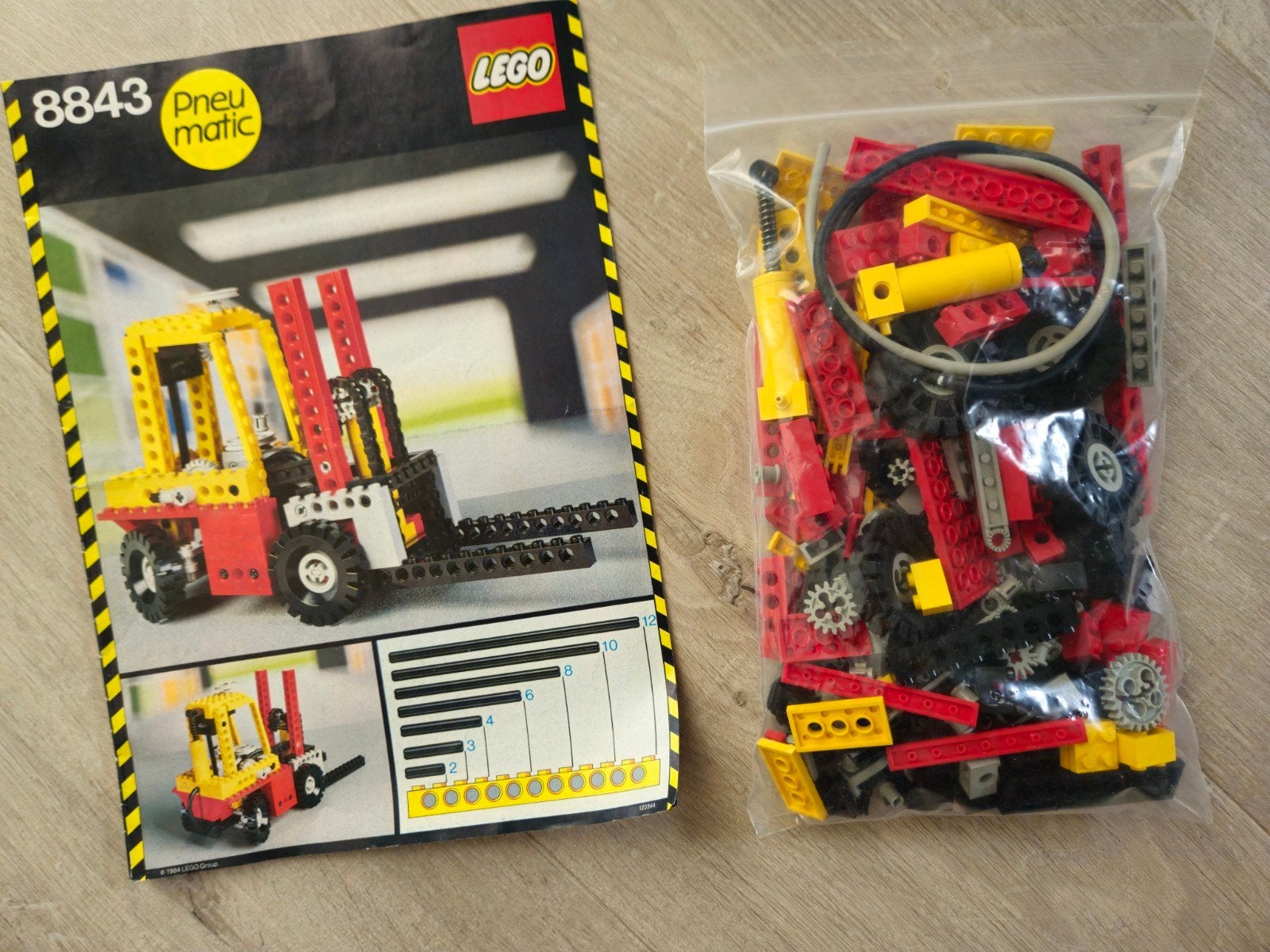 Lego Technic 8843 Pneumatic Vorkheftruck, Gebruikt, Lego, Inclusief instructies, Ophalen of Verzenden