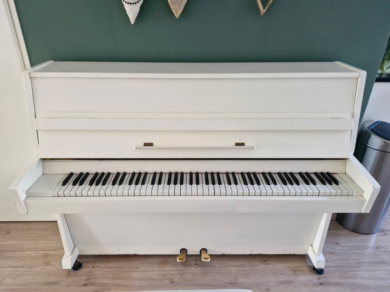 Witte piano met kruk, Muziek en Instrumenten, Piano's, Ophalen, Gebruikt, Wit, Piano