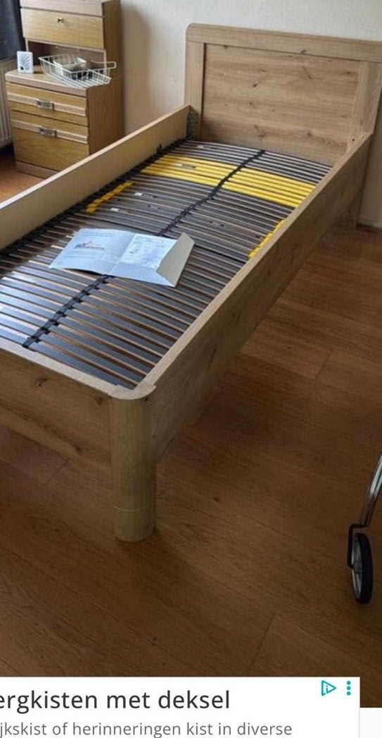 Eenpersoons bed ophalen haarlem, Huis en Inrichting, Slaapkamer | Bedden, Ophalen, 90 cm, Eenpersoons, Zo goed als nieuw