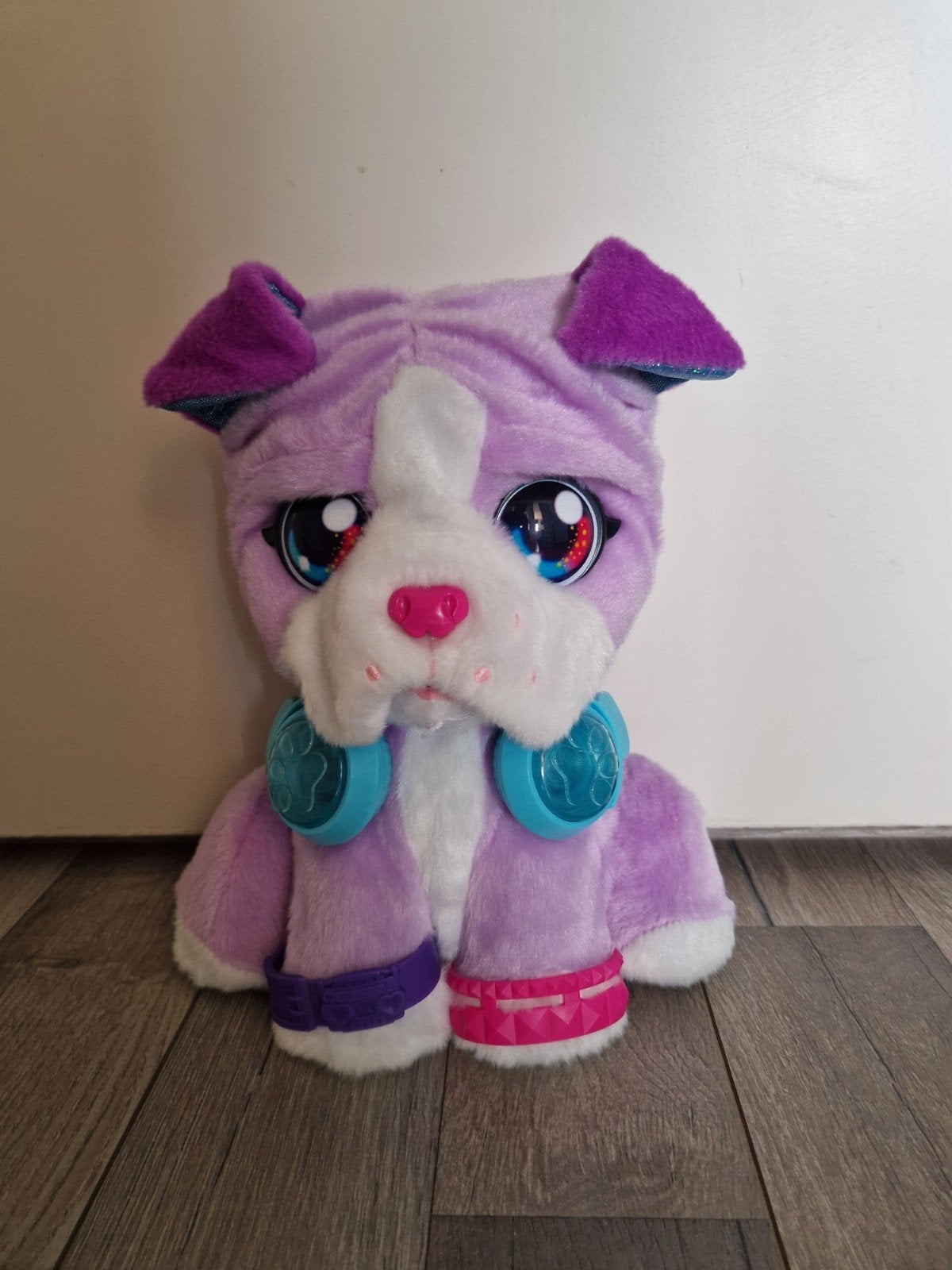 Interactieve paarse hond knuffel met geluid en licht, Interactief, Hond, Zo goed als nieuw, Ophalen
