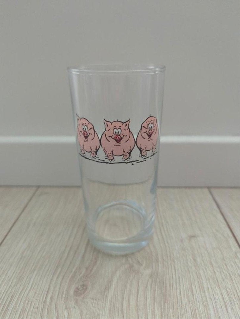 Een longdrinkglas met drie varkentjes, Ophalen of Verzenden, Overige typen