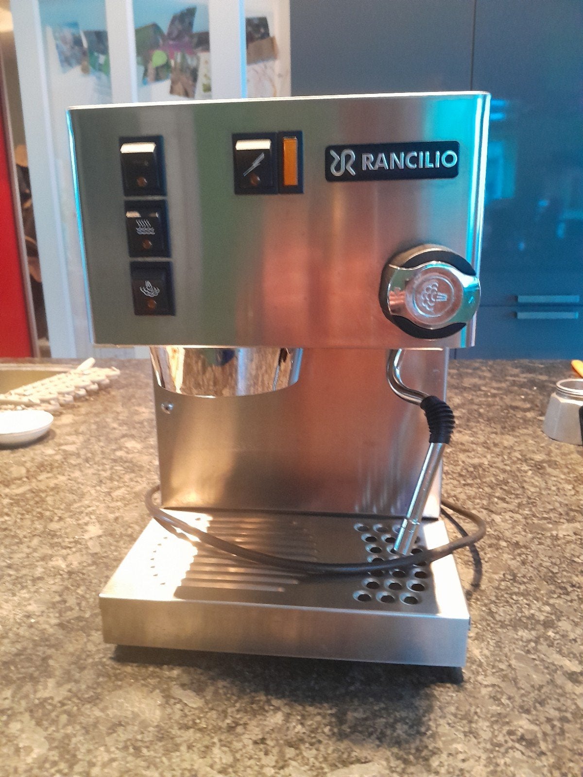 Rancilio Silvia met Rancilio Rocky bonenmaler, Gebruikt, Espresso apparaat, Koffiebonen, 4 tot 10 kopjes