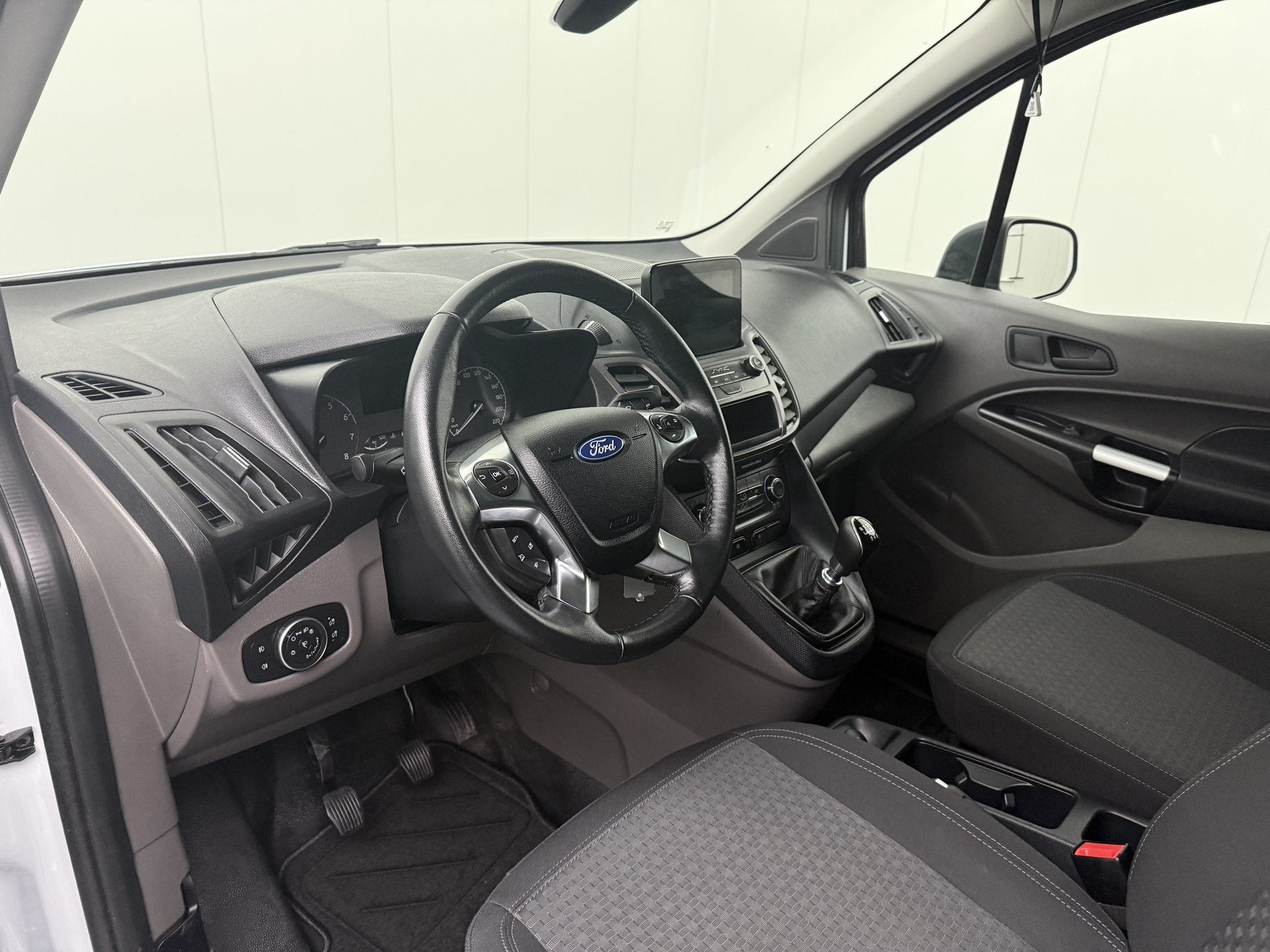 Ford Transit Connect Benzine Business | Navigatie | Camera |, Gebruikt, Multifunctioneel stuurwiel, Wit, Handgeschakeld