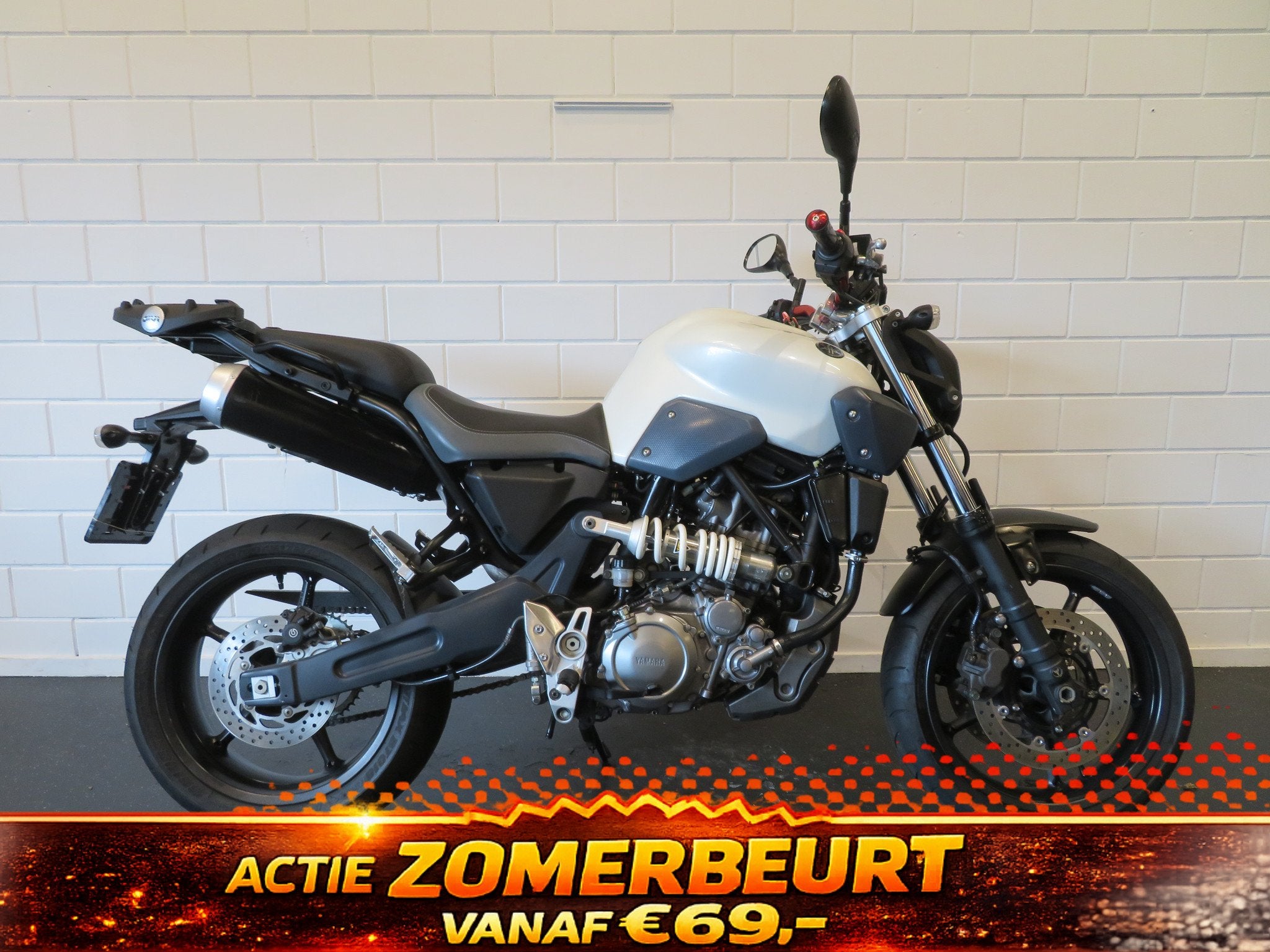 Yamaha MT 03 MT03 NAKEDBIKE 35KW! (bj 2010), Motoren, Motoren | Yamaha, 300 cc, Bedrijf, Toermotor